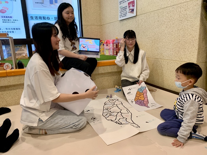 【師生活動】2026學習與媒材設計學戲玩聚窩活動圖片