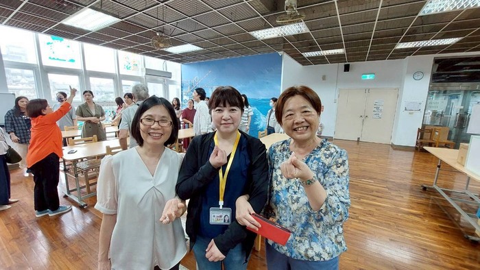 【師生活動】（114-2學期）115年4月16日「日間課程與教學碩士班師生校外教學一基隆深美國小圖書館教育參訪」 照片上傳圖片